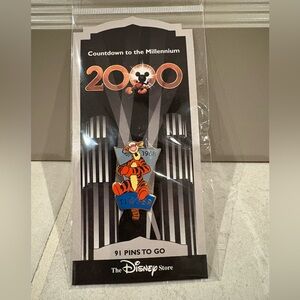 NWT• Disney “Countdown To The Millennium” Tigger  Collectible Pin